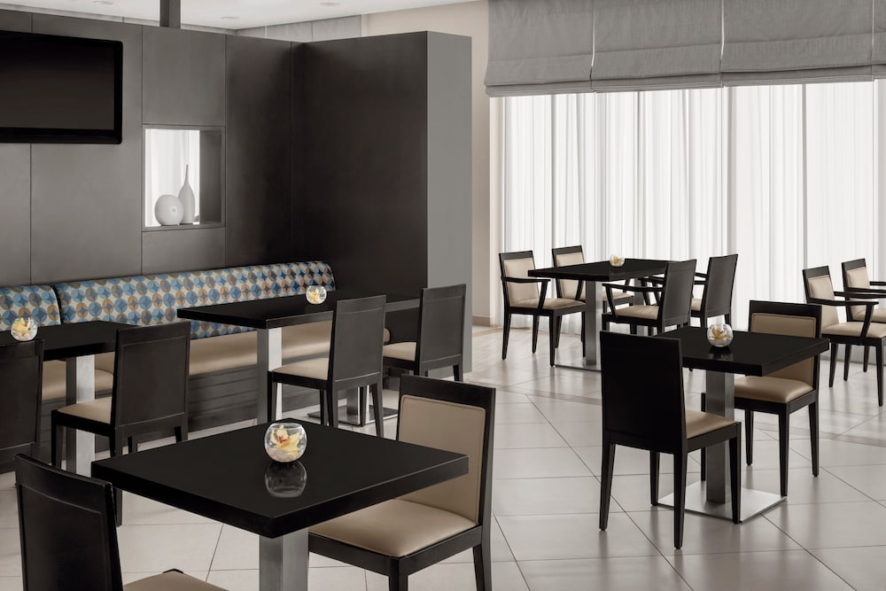 Holiday Inn Express Dubai Jumeirah by IHG — photo 5