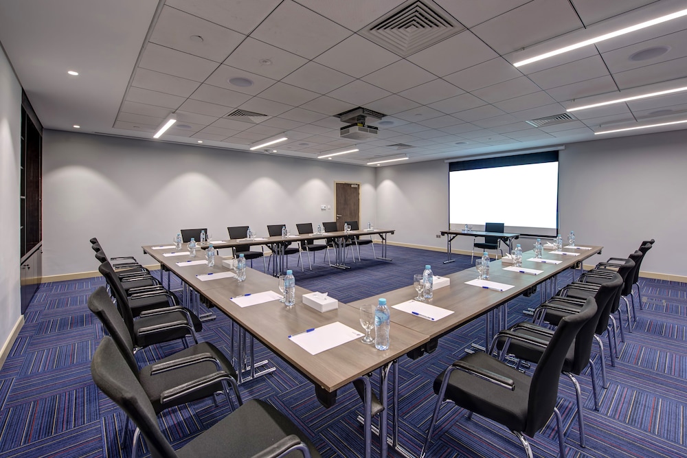 Premier Inn Dubai Ibn Battuta Mall — photo 3